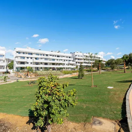 Aranya - Pool, Gym And Co-working Space Apartment