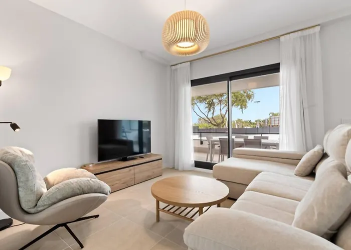 Apartment Aranya - Pool, Gym And Co-working Space *