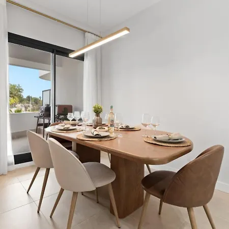 Aranya - Pool, Gym And Co-working Space Lejlighed *