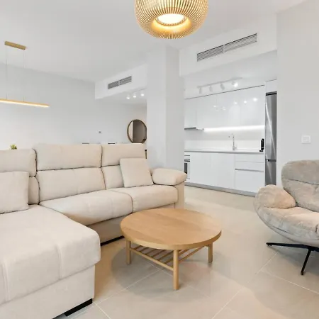 Lejlighed Aranya - Pool, Gym And Co-working Space *